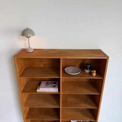 
                  
                    Vintage Hundevad boekenkast eiken - LOUI
                  
                