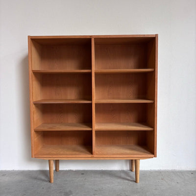 
                  
                    Vintage Hundevad boekenkast eiken S - LOUI.STORE
                  
                