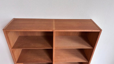 
                  
                    Vintage Hundevad boekenkast eiken S - LOUI.STORE
                  
                