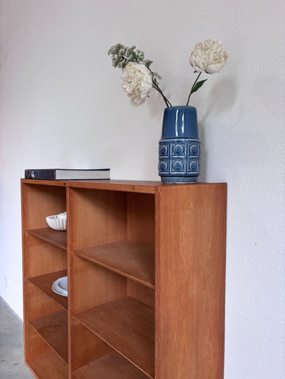 
                  
                    Vintage Hundevad boekenkast eiken S - LOUI.STORE
                  
                