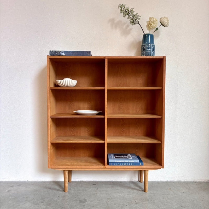 Vintage Hundevad boekenkast eiken S - LOUI.STORE