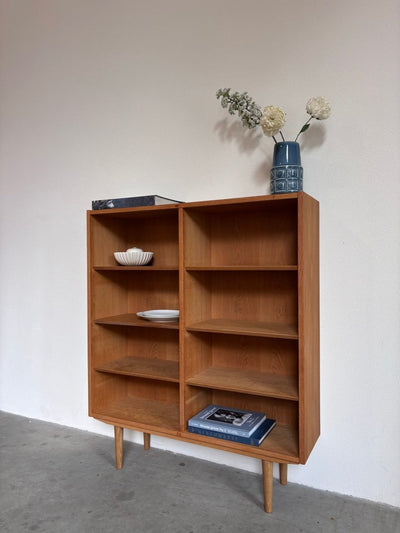 
                  
                    Vintage Hundevad boekenkast eiken S - LOUI.STORE
                  
                