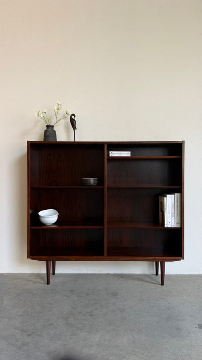 
                  
                    Vintage Hundevad boekenkast in palissander - LOUI
                  
                