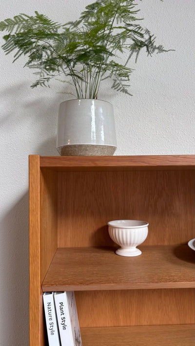 
                  
                    Vintage Hundevad boekenkast smal - LOUI.STORE
                  
                