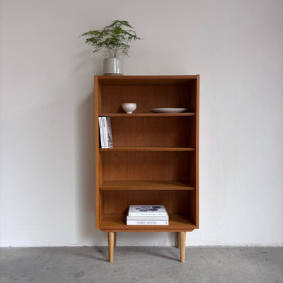 Vintage Hundevad boekenkast smal - LOUI.STORE