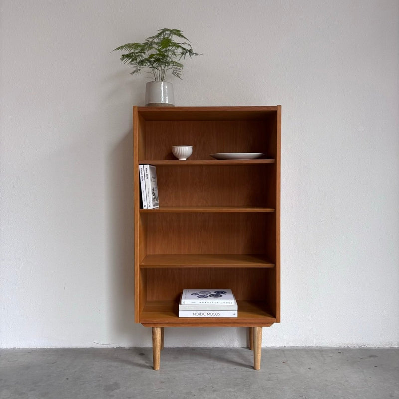 Vintage Hundevad boekenkast smal - LOUI.STORE