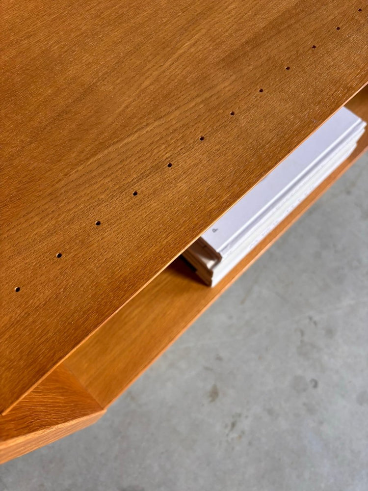 
                  
                    Vintage Hundevad boekenkast smal - LOUI.STORE
                  
                
