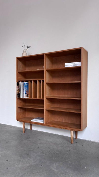 
                  
                    Vintage Hundevad boekenkast vinyl eiken - LOUI.STORE
                  
                