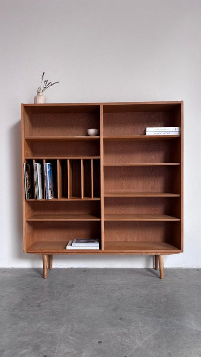 
                  
                    Vintage Hundevad boekenkast vinyl eiken - LOUI.STORE
                  
                