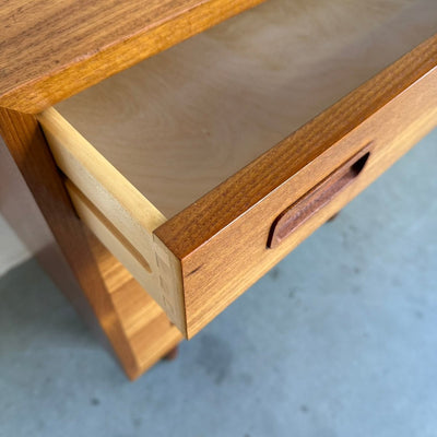 
                  
                    Vintage Hundevad ladekast 4* teak - LOUI
                  
                