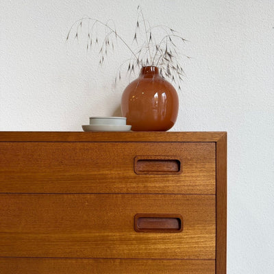
                  
                    Vintage Hundevad ladekast 4* teak - LOUI
                  
                