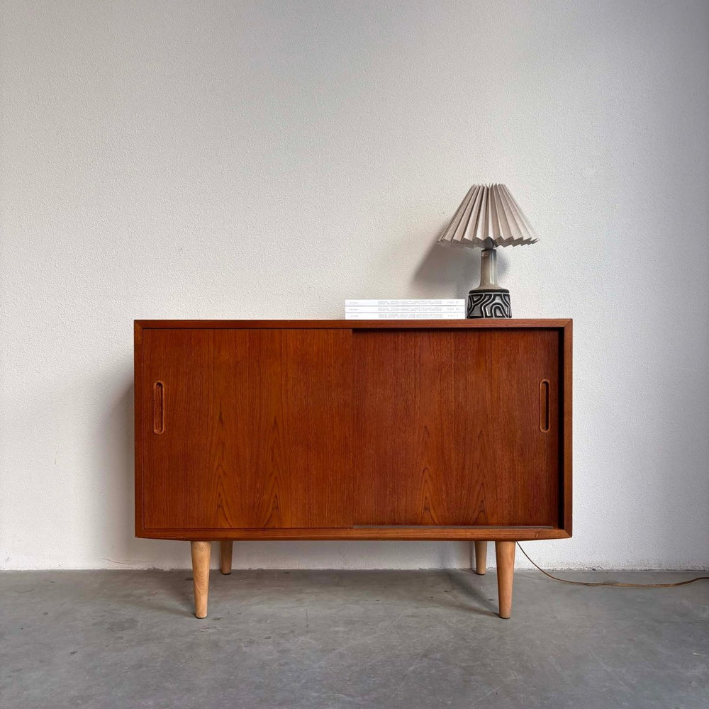 Vintage Hundevad sideboard teak - LOUI.STORE