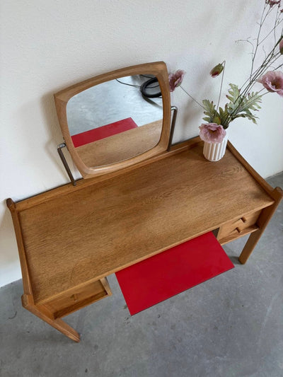 
                  
                    Vintage kaptafel - bureau eiken - LOUI.STORE
                  
                