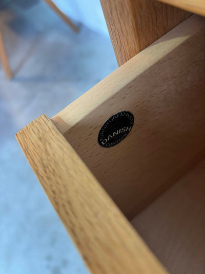 
                  
                    Vintage kaptafel - bureau eiken - LOUI.STORE
                  
                