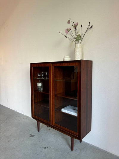 
                  
                    Vintage kast Hundevad glazen schuifdeuren - LOUI.STORE
                  
                