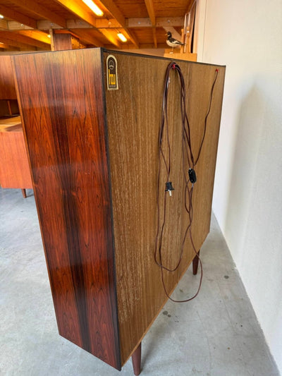 
                  
                    Vintage kast Hundevad glazen schuifdeuren - LOUI.STORE
                  
                