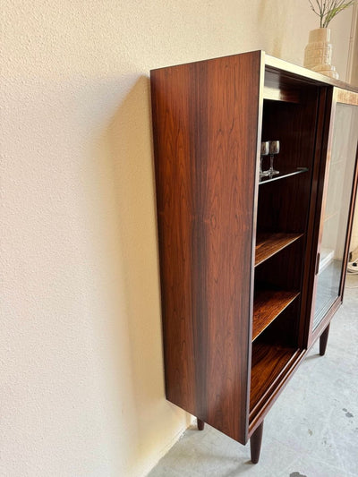 
                  
                    Vintage kast Hundevad glazen schuifdeuren - LOUI.STORE
                  
                