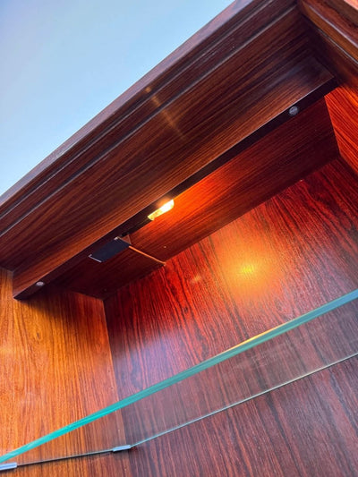 
                  
                    Vintage kast Hundevad glazen schuifdeuren - LOUI.STORE
                  
                