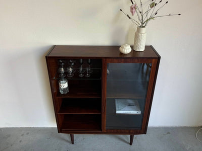 
                  
                    Vintage kast Hundevad glazen schuifdeuren - LOUI.STORE
                  
                