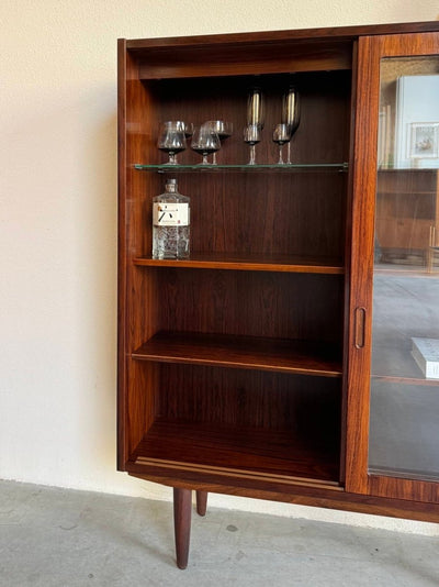 
                  
                    Vintage kast Hundevad glazen schuifdeuren - LOUI.STORE
                  
                