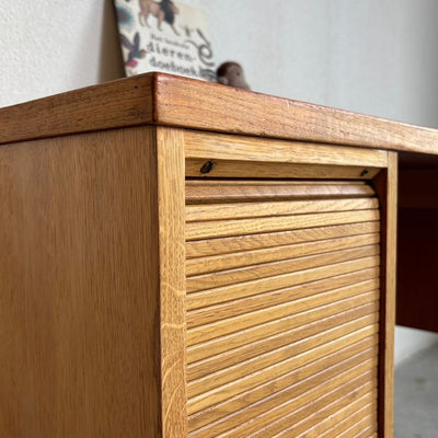 
                  
                    Vintage kinderbureau eiken tambour - LOUI.STORE
                  
                