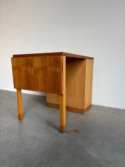 
                  
                    Vintage kinderbureau eiken tambour - LOUI.STORE
                  
                