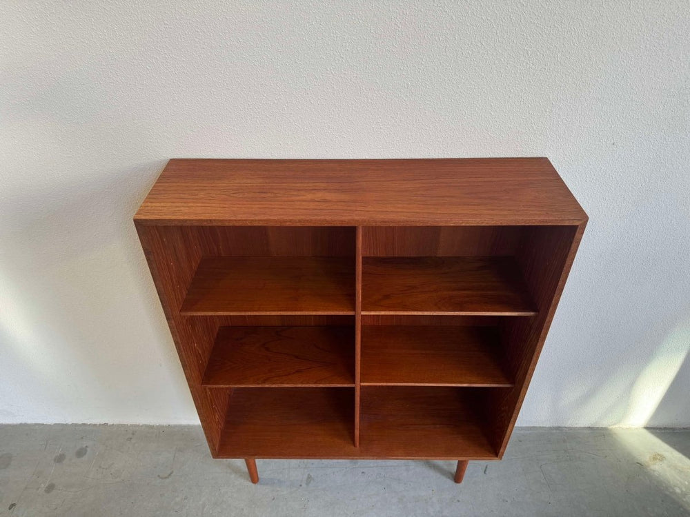 
                  
                    Vintage klein boekenkastje teak - LOUI.STORE
                  
                