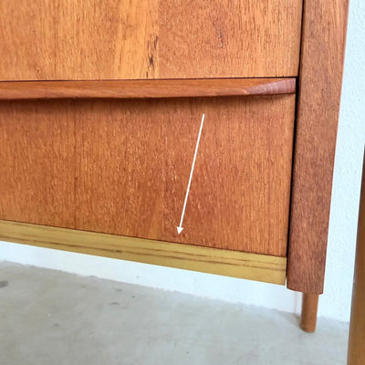 
                  
                    Vintage klein bureautje teak en beuken - LOUI
                  
                