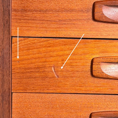
                  
                    Vintage klein bureautje teak - LOUI
                  
                