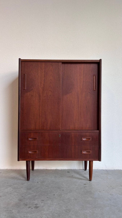 
                  
                    Vintage klein highboard teak - LOUI.STORE
                  
                