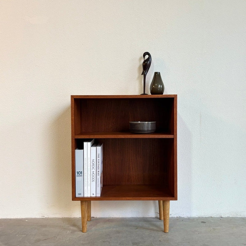 Vintage klein laag boekenkastje teak - LOUI.STORE