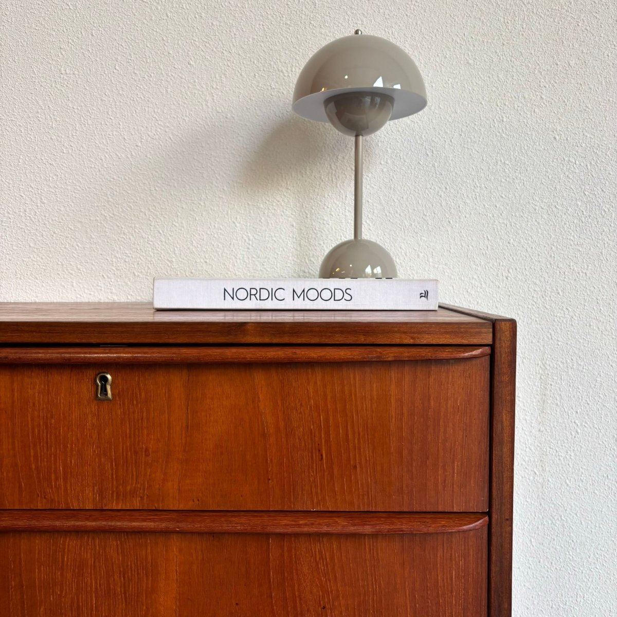 Vintage klein ladekastje 4* teak - LOUI.STORE