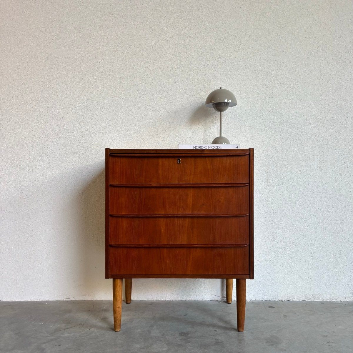 Vintage klein ladekastje 4* teak - LOUI.STORE