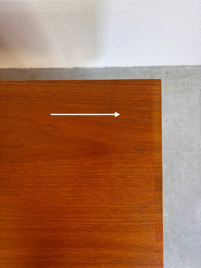 
                  
                    Vintage klein sideboard schuifdeurtjes - LOUI.STORE
                  
                
