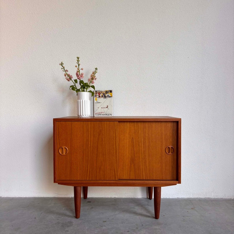 Vintage klein sideboard schuifdeurtjes - LOUI.STORE
