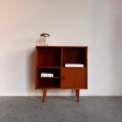 Vintage kleine boekenkast schuifdeurtjes - LOUI.STORE