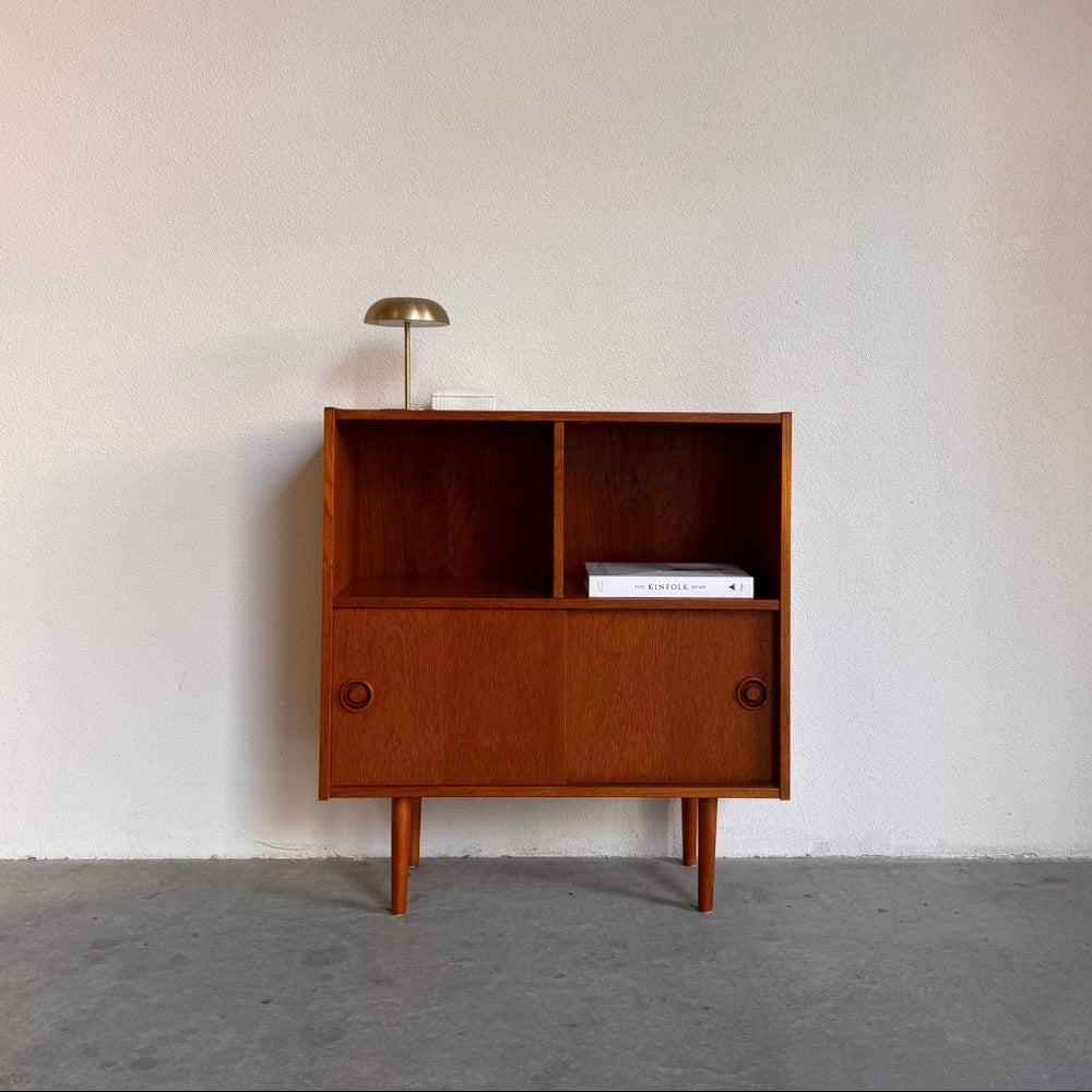 Vintage kleine boekenkast schuifdeurtjes - LOUI.STORE
