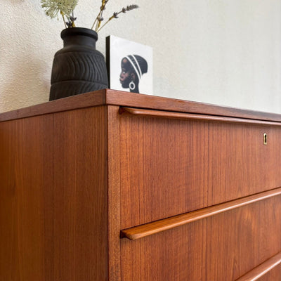 
                  
                    Vintage laag ladekastje 4* teak - LOUI.STORE
                  
                