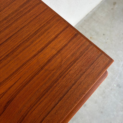 
                  
                    Vintage laag ladekastje 4* teak - LOUI.STORE
                  
                