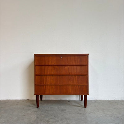 
                  
                    Vintage laag ladekastje 4* teak - LOUI.STORE
                  
                