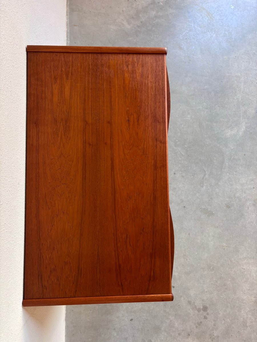 
                  
                    Vintage ladekast 3* laag - LOUI.STORE
                  
                