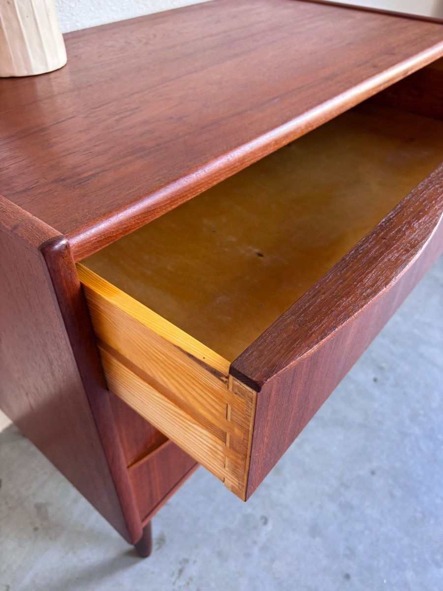 
                  
                    Vintage ladekast 3* laag - LOUI.STORE
                  
                