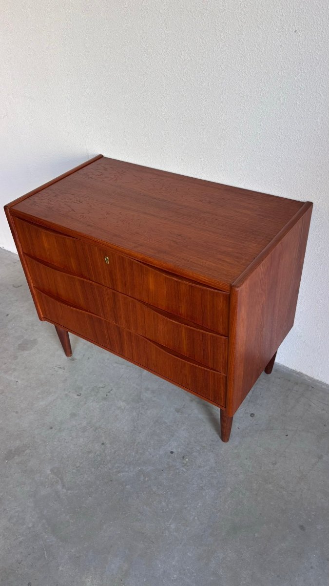 
                  
                    Vintage ladekast 3* laag - LOUI.STORE
                  
                