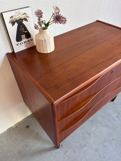 
                  
                    Vintage ladekast 3* laag - LOUI.STORE
                  
                