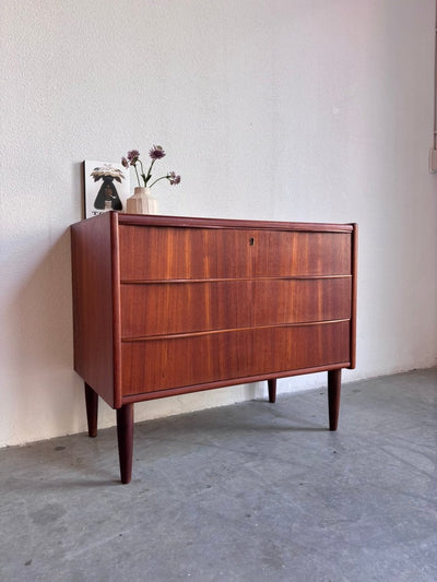 
                  
                    Vintage ladekast 3* laag - LOUI.STORE
                  
                