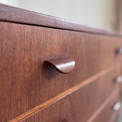 
                  
                    Vintage ladekast 4* krul handvat - LOUI.STORE
                  
                