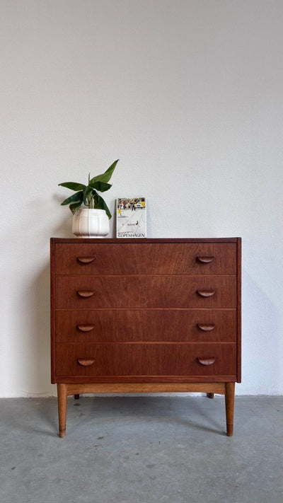 
                  
                    Vintage ladekast 4* krul handvat - LOUI.STORE
                  
                