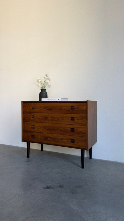 
                  
                    Vintage ladekast 4* palissander vierkant handvat - LOUI
                  
                