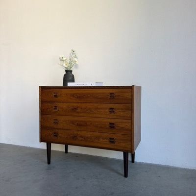 
                  
                    Vintage ladekast 4* palissander vierkant handvat - LOUI
                  
                
