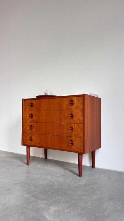 
                  
                    Vintage ladekast *4 ronde greepjes - LOUI.STORE
                  
                